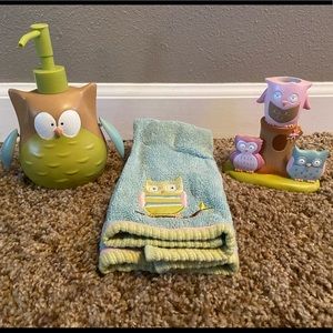 Brand new owl bathroom set